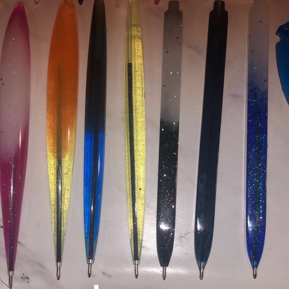 Resin - Picture 3 of 4